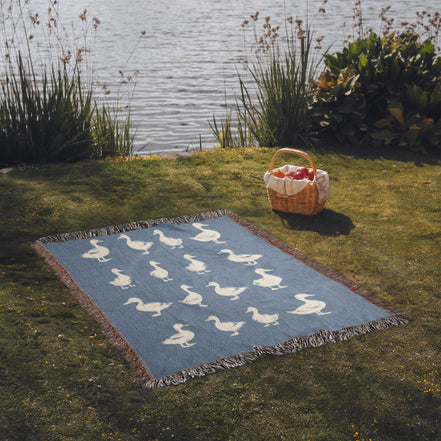 Heirloom Woven Blanket – Vintage Duck Pattern